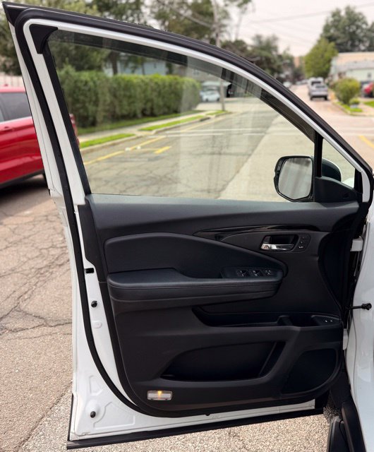 Used 2020 Honda Pilot Touring image 12