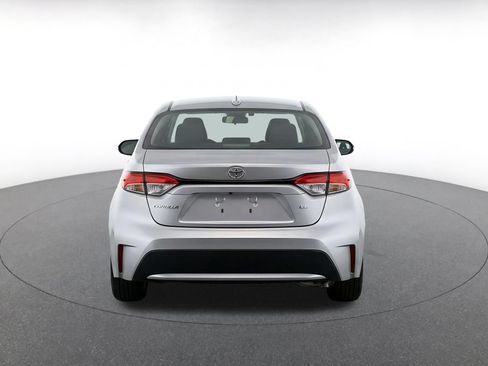 Used 2025 Toyota Corolla LE FWD image 8
