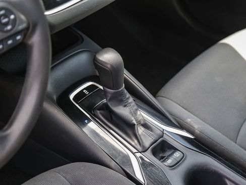 Used 2022 Toyota Corolla LE FWD image 18