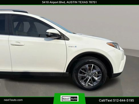Used 2018 Toyota RAV4 XLE image 4