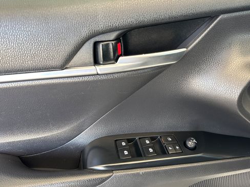 Certified 2020 Toyota Camry SE FWD image 10