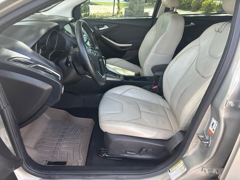 Used 2015 Ford Focus Titanium w/ Titanium Technology Package image 11