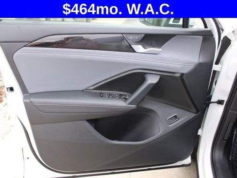Used 2025 Volkswagen Tiguan SE AWD/4WD image 19