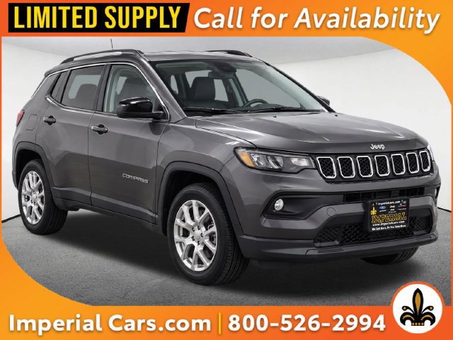 Used 2023 Jeep Compass Latitude AWD/4WD image 1