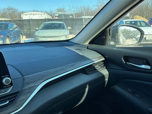 Used 2025 Nissan Altima 2.5 SV image 35