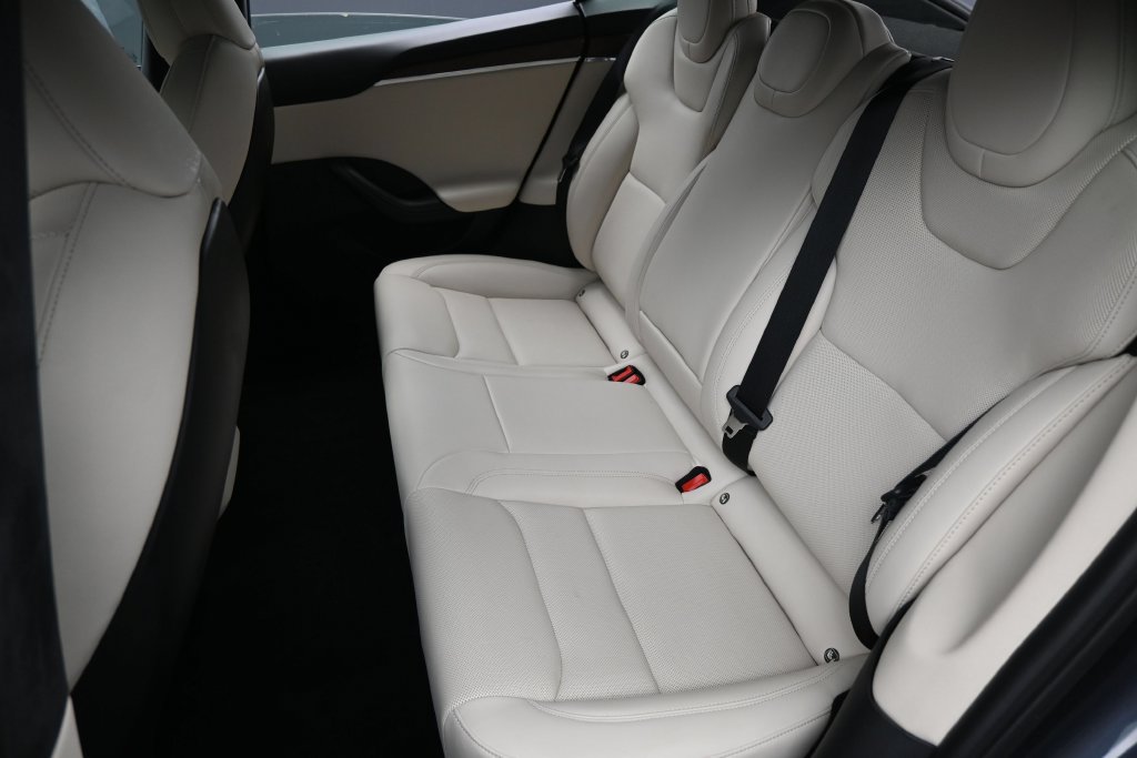 Used 2022 Tesla Model S AWD/4WD image 25
