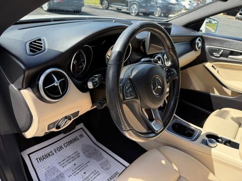 Used 2019 Mercedes-Benz CLA 250 4MATIC image 11