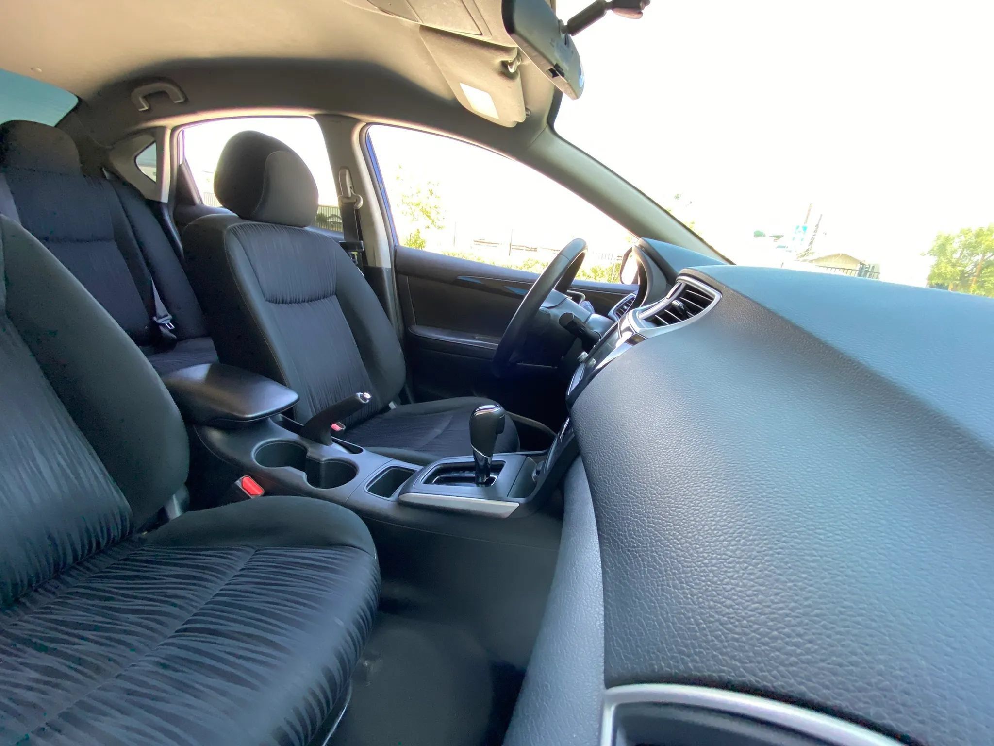 Used 2019 Nissan Sentra SV FWD image 30