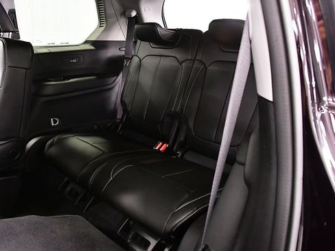 Used 2023 Jeep Grand Cherokee L Limited AWD/4WD image 30
