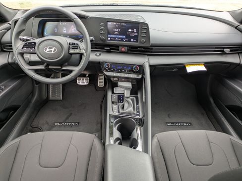 New 2026 Hyundai Elantra SEL Sport FWD image 15