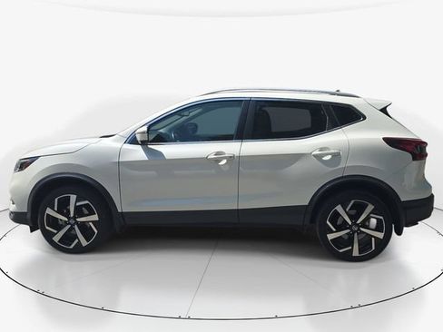 Used 2022 Nissan Rogue Sport SL w/ Premium Package FWD image 9