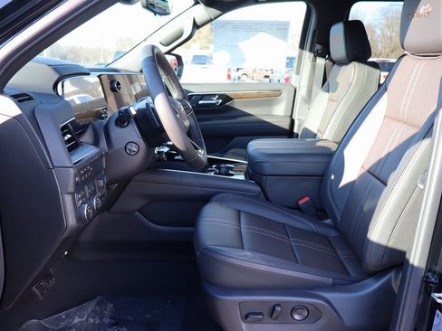 New 2026 Chevrolet Suburban High Country image 6