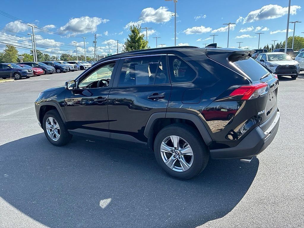 Certified 2025 Toyota RAV4 XLE AWD/4WD image 14
