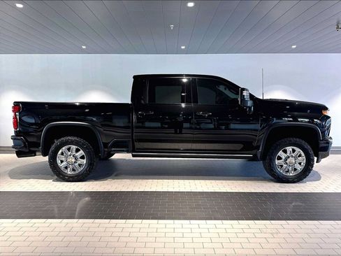Used 2022 Chevrolet Silverado 2500 High Country AWD/4WD image 11