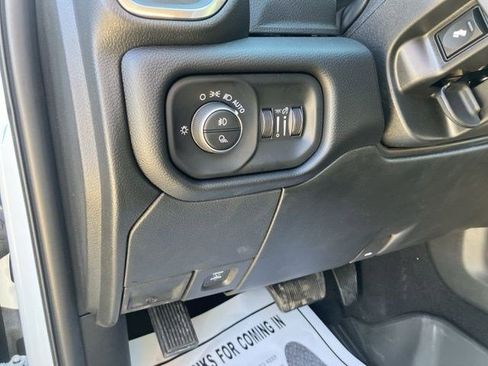 New 2026 RAM 3500 Laramie AWD/4WD image 18