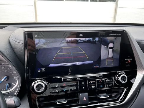Used 2020 Toyota Highlander Platinum AWD/4WD image 26