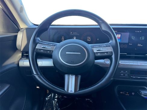 Used 2025 Hyundai Kona SEL image 12
