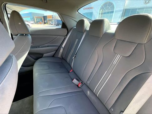 Used 2024 Hyundai Elantra SEL FWD image 19