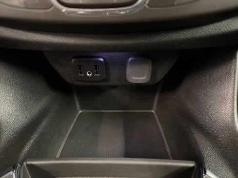 Used 2018 Chevrolet Traverse LT FWD image 15