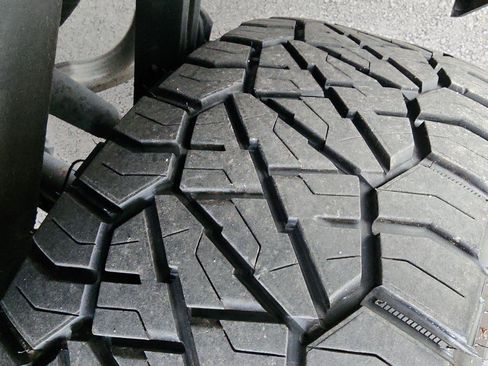 Used 2020 GMC Sierra 1500 Elevation w/ Elevation Value Package image 10