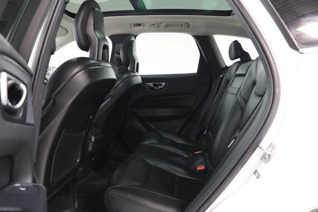 Used 2018 Volvo XC60 T5 Momentum w/ Vision Package AWD/4WD image 28