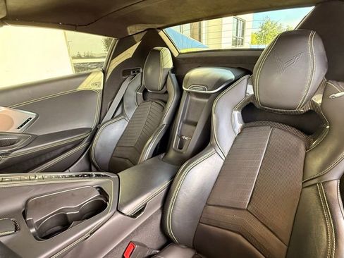 Used 2021 Chevrolet Corvette Stingray Premium Conv w/ Z51 Performance Package RWD image 29