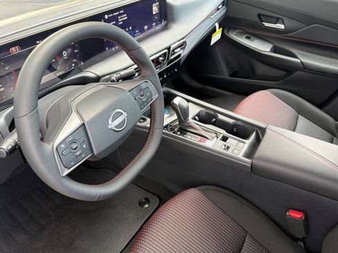 New 2027 Nissan Sentra SR w/ SR All Weather Package FWD image 10