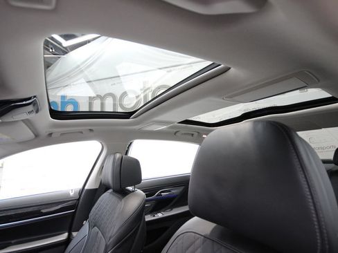 Used 2022 BMW 740i xDrive w/ Premium Package AWD/4WD image 37