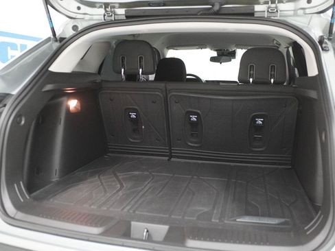 Used 2025 Chevrolet Trax LS FWD image 30