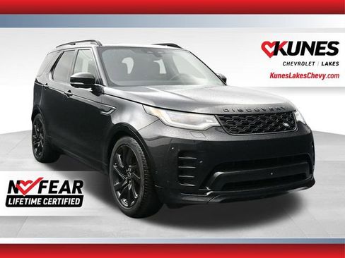 Used 2024 Land Rover Discovery Dynamic SE image 1