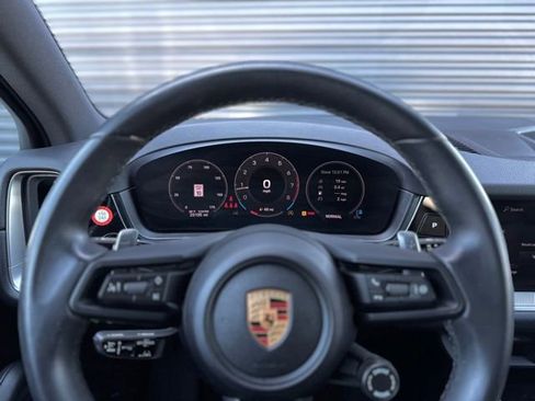 Certified 2024 Porsche Cayenne AWD/4WD image 21