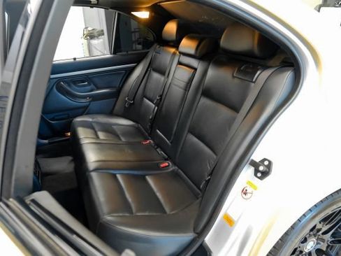 Used 2003 BMW M5 RWD image 49