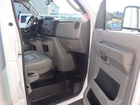 Used 2019 Ford E-350 and Econoline 350 Super Duty w/ Power Windows & Locks Group image 11