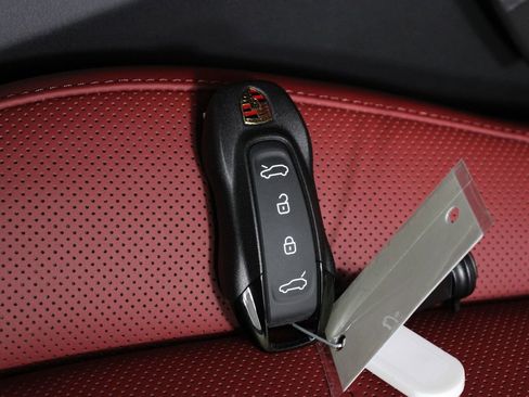 New 2026 Porsche Macan Electric image 23