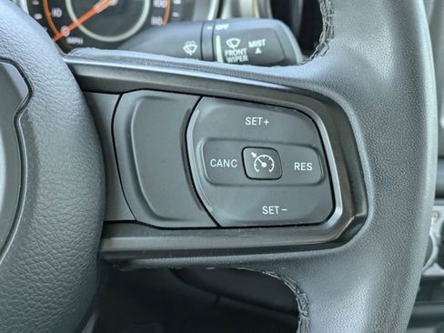 Certified 2023 Jeep Gladiator Sport AWD/4WD image 15