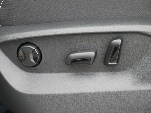 New 2026 Volkswagen Atlas Cross Sport SE image 5