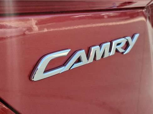 Used 2014 Toyota Camry LE FWD image 8