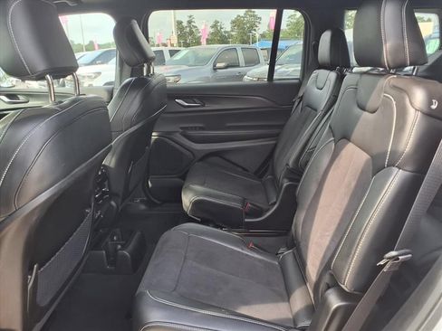 Used 2023 Jeep Grand Cherokee L Laredo AWD/4WD image 15