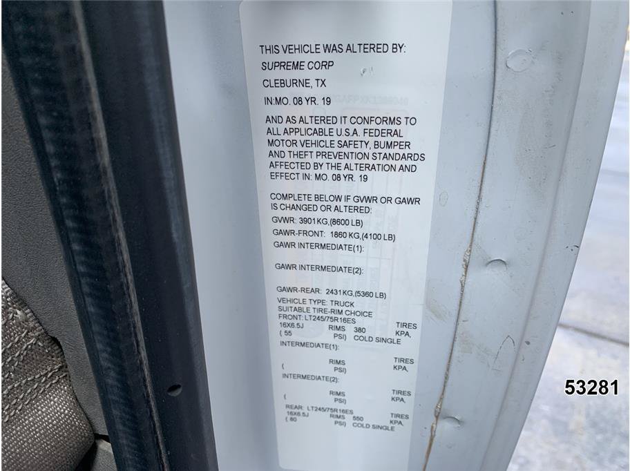 Used 2019 Chevrolet Express 2500 RWD image 19