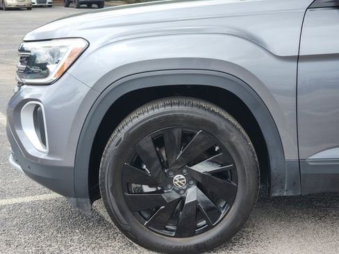 Used 2024 Volkswagen Atlas SE FWD image 7