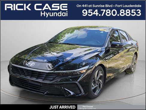 Used 2025 Hyundai Elantra Sport image 1