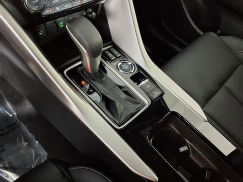 New 2025 Mitsubishi Eclipse Cross SEL image 18