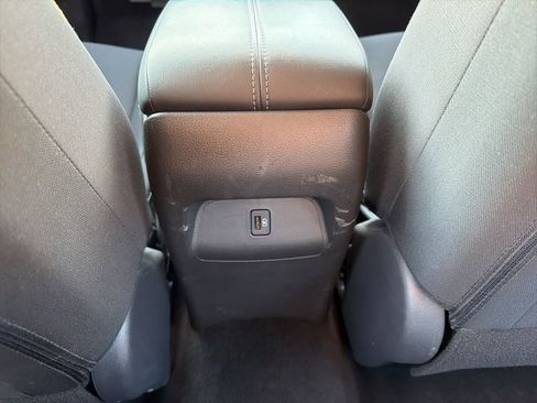 Used 2025 Nissan Sentra SV FWD image 16