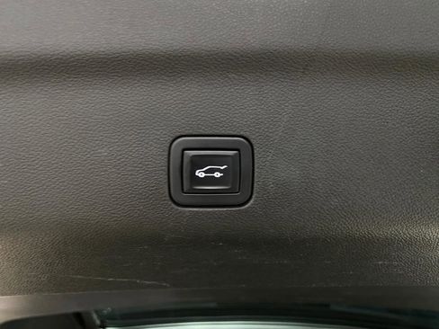 Used 2022 GMC Yukon XL Denali image 28