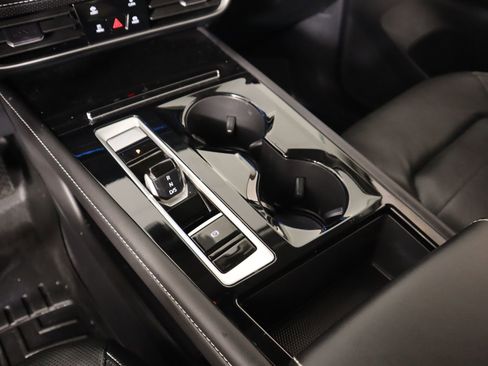 Used 2025 Volkswagen Atlas SEL image 8