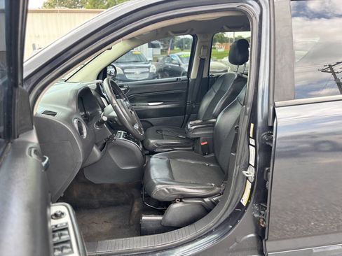 Used 2014 Jeep Compass Latitude image 11