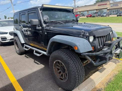 Used 2013 Jeep Wrangler Unlimited Sport w/ Connectivity Group AWD/4WD image 7