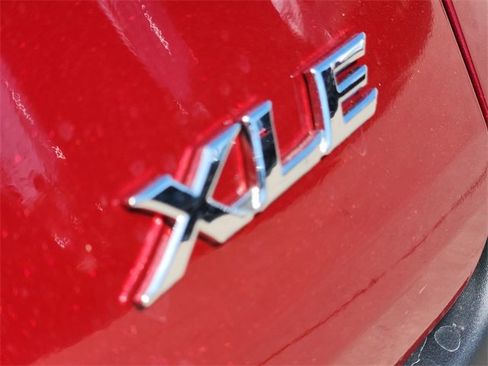 New 2026 Toyota Sienna XLE image 7