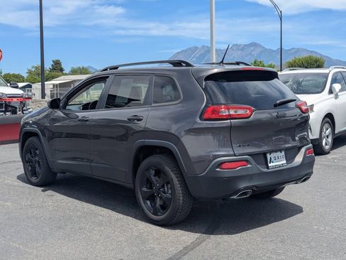 Used 2016 Jeep Cherokee Sport w/ Cold Weather Group AWD/4WD image 7