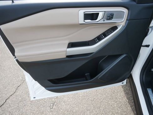 Used 2021 Ford Explorer Limited w/ Class III Trailer Tow Package image 11